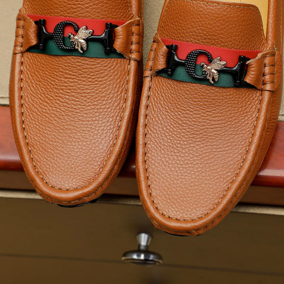 Men's shoes 💰360💰💰GUCCI Gucci official website synchronizes the latest model 🛃The upper is made of imported cowhide, 🐷leather lining, rubber outsole, 🎩🎩top-notch handcrafted workmanship with fine stitches and threads🔍definitely satisfy those perfectionist men who pursue high luxury quality 👏 Colors available! Code number 38-45 Large quantity in stock